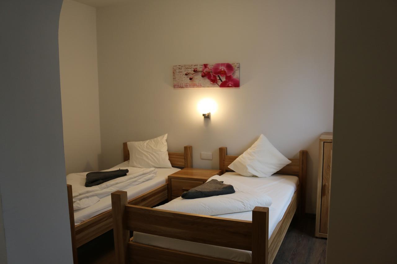 Hotel Sinos 克拉根福 外观 照片