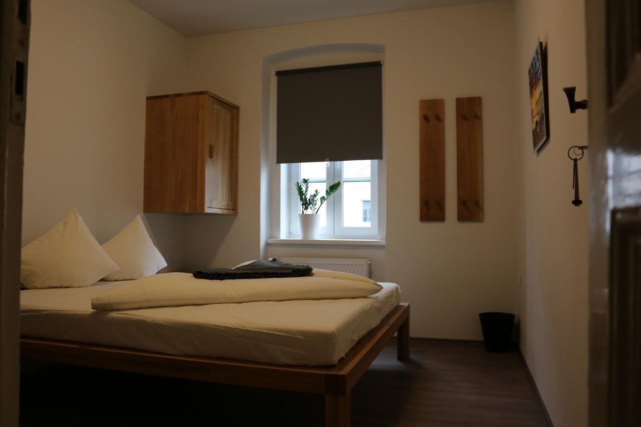 Hotel Sinos 克拉根福 外观 照片
