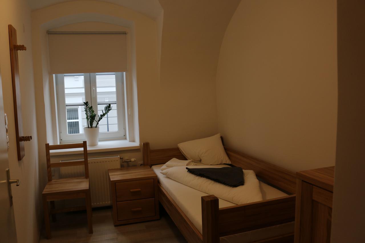 Hotel Sinos 克拉根福 外观 照片