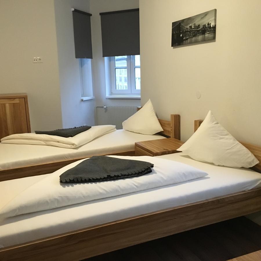Hotel Sinos 克拉根福 外观 照片