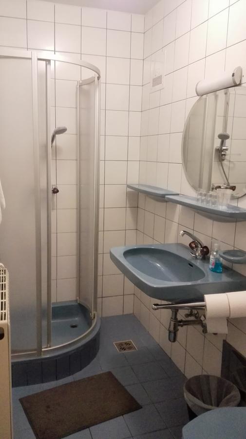 Hotel Sinos 克拉根福 外观 照片